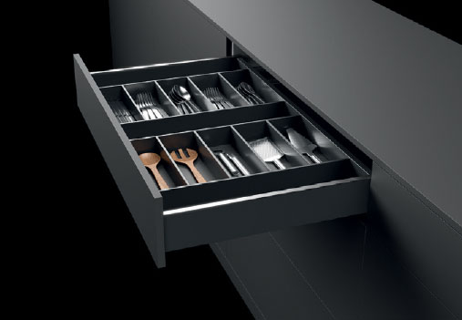Cutlery and utensil trays