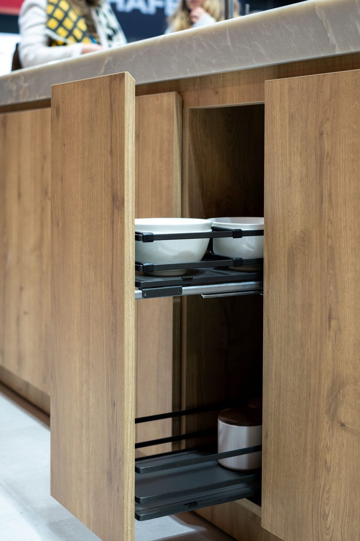 Olona pull-out pantry, DesignLine 200 sides, solid steel in anthracite